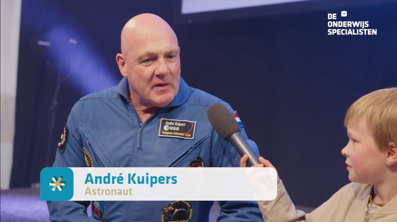Leerling Yeshua ontmoet astronaut André Kuipers tijdens Arnhem Electricity Week